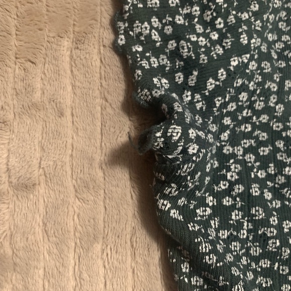 Brandy Melville Eyelet Floral top - Picture 6 of 6